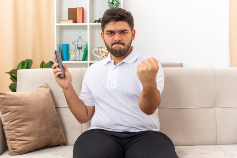 فالكون vs هولك